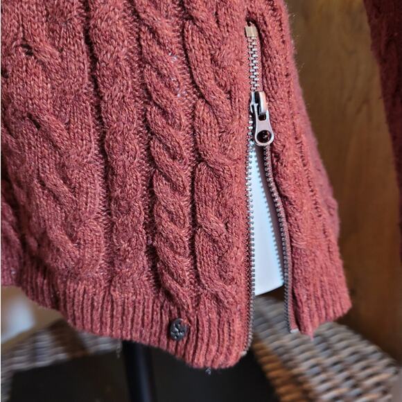 American Eagle AEO Terracotta Orange Cable Knit Sweater Sz XS Side Zipper Unique - Picture 11 of 13